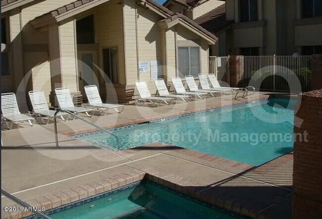 Photo - 2201 N Comanche Dr