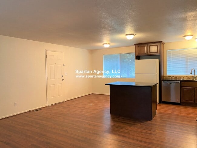 Photo - 2613 180th Ave E