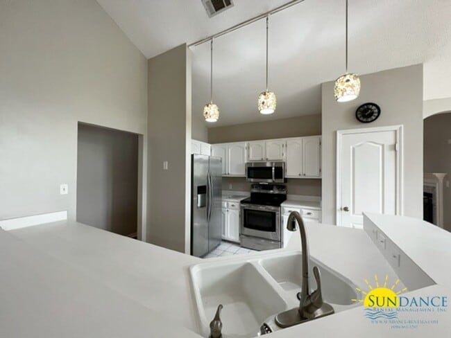 Photo - Gorgeous 3 Bedroom Home at Shalimar Pointe!