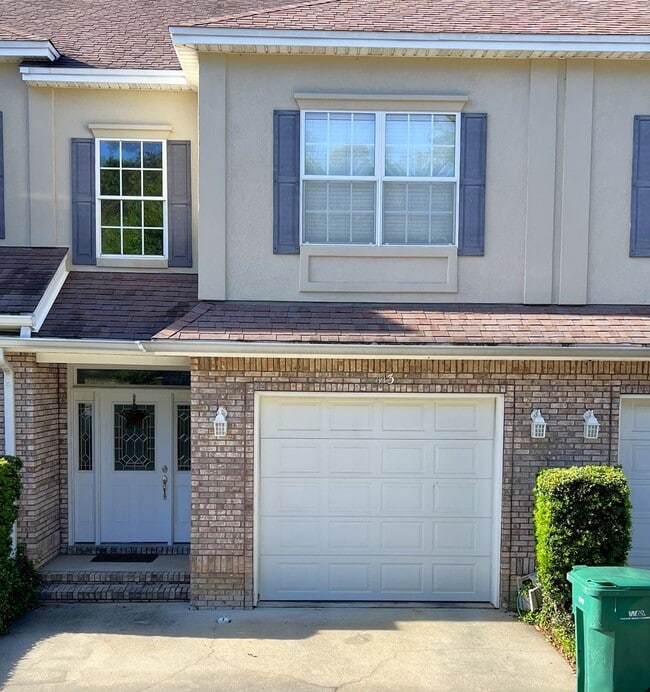 Building Photo - LOCATION