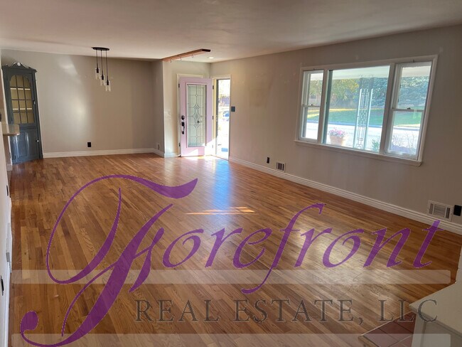 Photo - 3120 S Poplar St