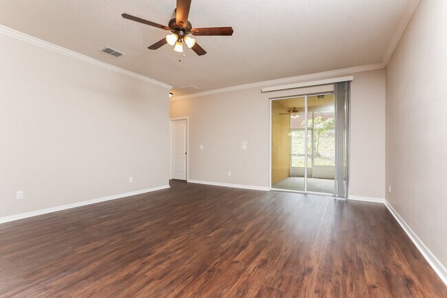 Photo - 1586 Danisco Pl