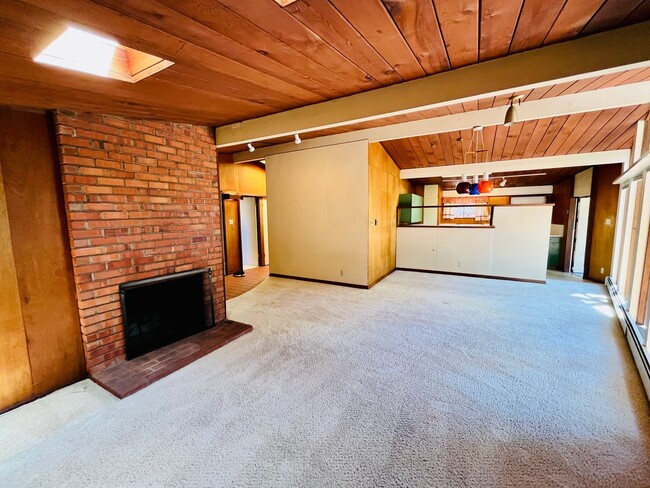 Photo - Stunning 4 Bed 2 Bath Eichler near Midtown...