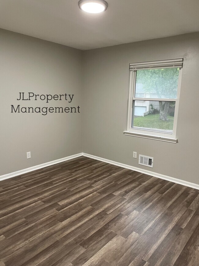 921 SW Kingscross Rd