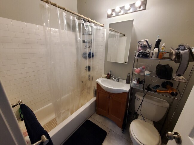 Photo - 2151 W Cullerton St