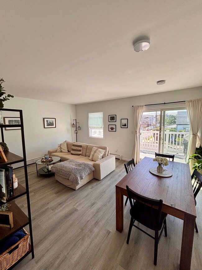 721 E Walnut St Unit 2