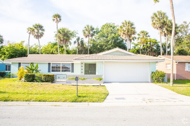 Building Photo - Beautiful 3/2 house in Gulf Harbor