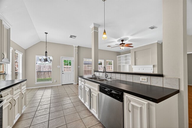 Photo - 3619 Parkshire Dr