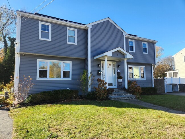 Building Photo - 11 Regina Rd