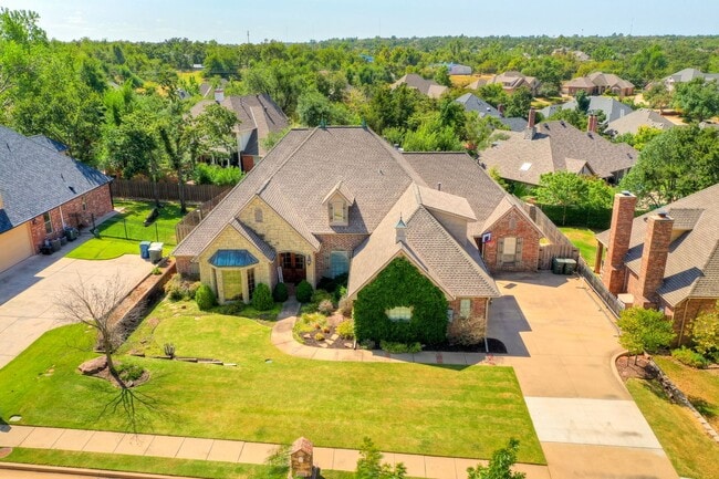 Photo - Luxury 5 Bedroom Home in Fairfax Estates, next to public golf course - Safe Room- Memorial High- ...