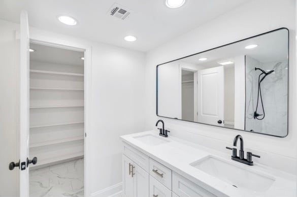 Photo - 2115 Independence St