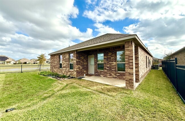 Photo - 141 Eliana Shores Dr