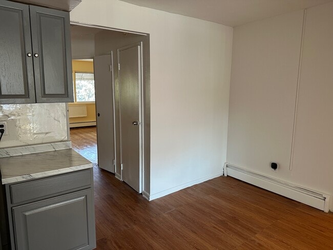 Photo - 715 Saint Lawrence Ave