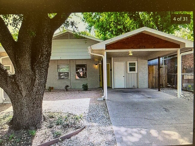 Building Photo - LIVINGSTON2709-11 Unit 2711