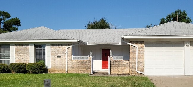 Building Photo - 3625 Stephenson Dr Rental