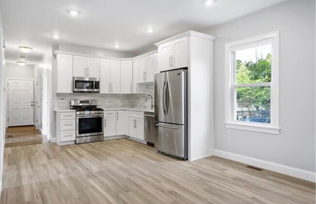 Building Photo - 7 Carolina Ave Unit 3