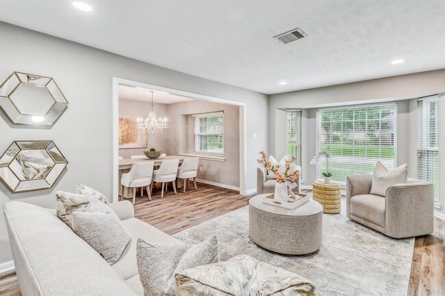 Building Photo - 402 Bauxhall Ct