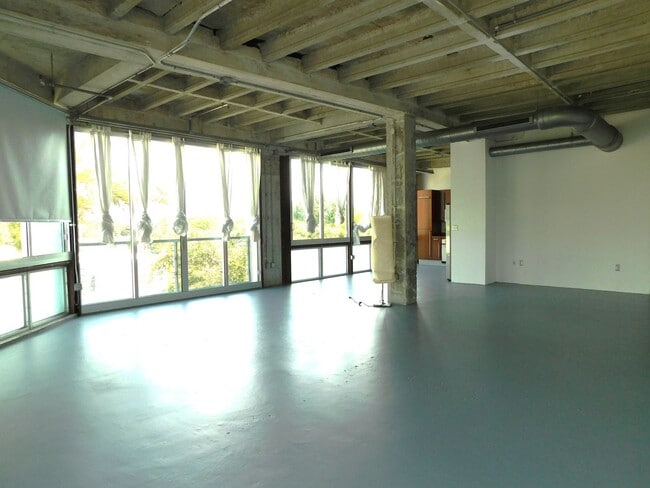 Photo - MIAMI LIVE WORK LOFT