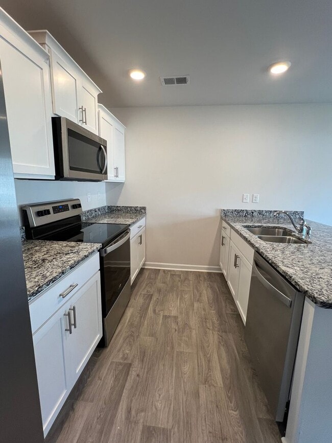 Photo - 4 Bed 2.5 Bath