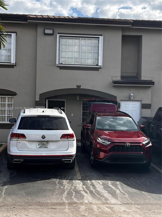 Building Photo - 8000 W 28th Ct Unit 107