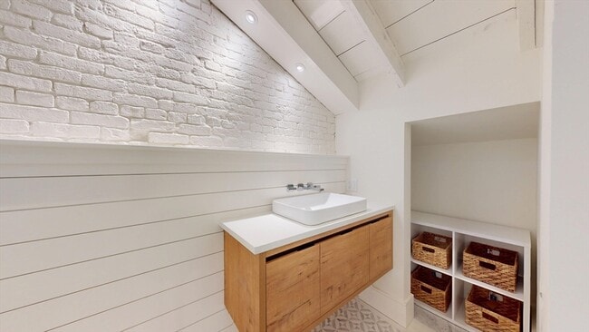 Photo - 1 Liberty St Unit 4