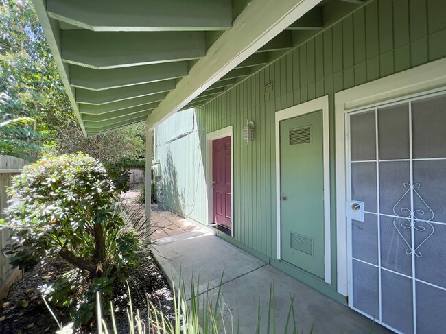 Photo - Marin St, 2731-2735 Unit 2733
