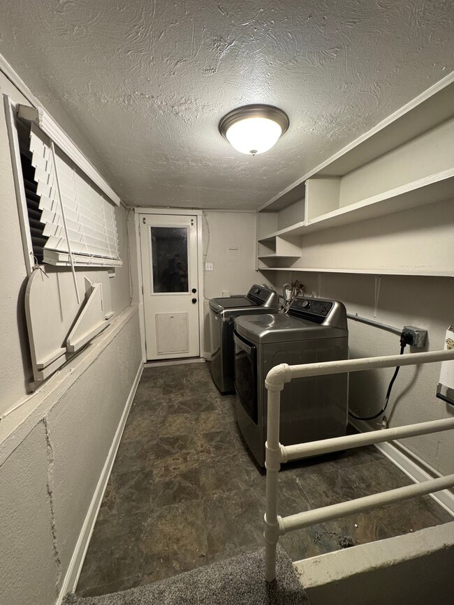 Photo - 1383 W Gill Pl