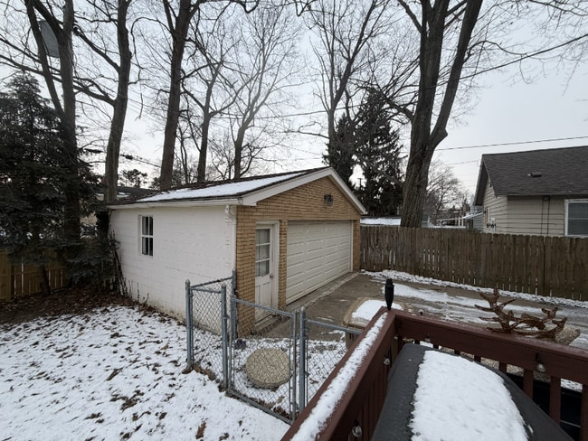 Photo - 821 Davis Ave