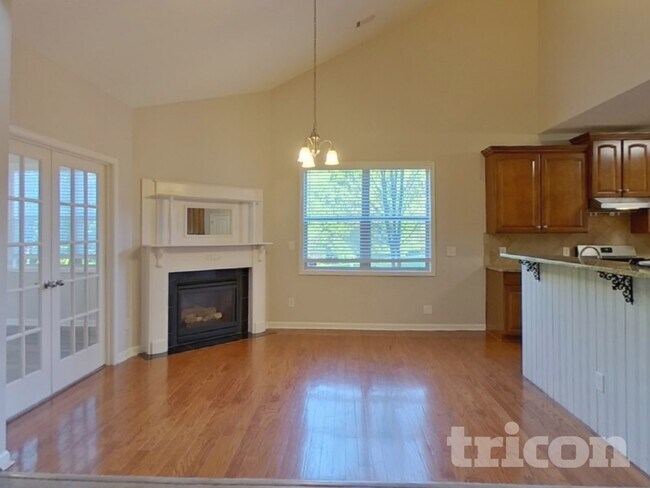 Photo - 222 High Ct Way