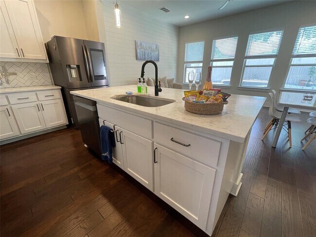 Photo - 13501 Metric Blvd Unit 45