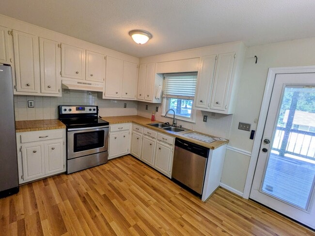 Photo - 1004 Renee Dr