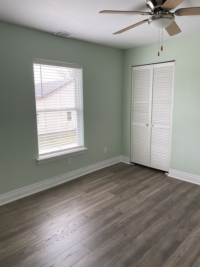 Bedroom 1 - 622 Putnam St Unidad Apt A