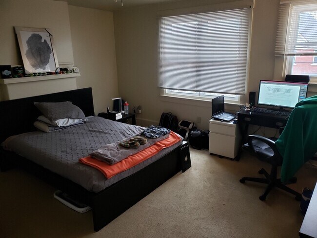 Photo - 5646 Woodmont St