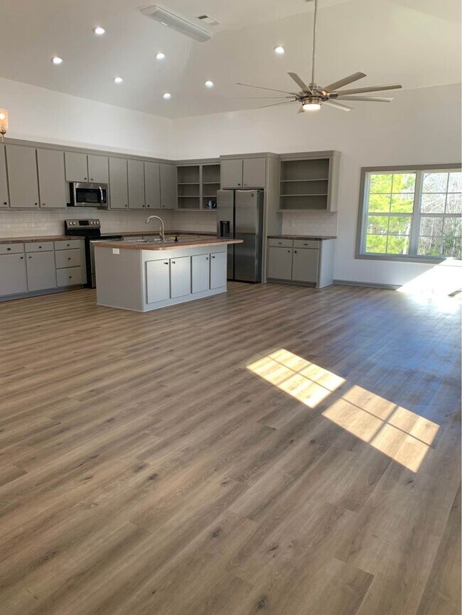 Photo - 250 Dave Brown Rd