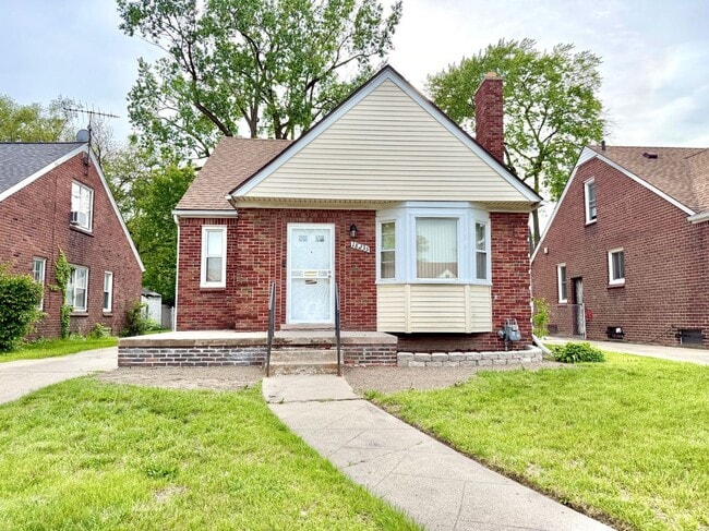 Building Photo - 18235 Tracey St