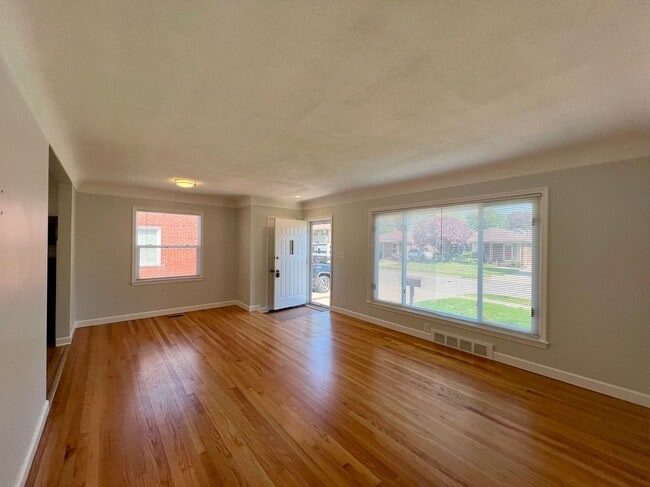 Photo - 22104 Elizabeth St