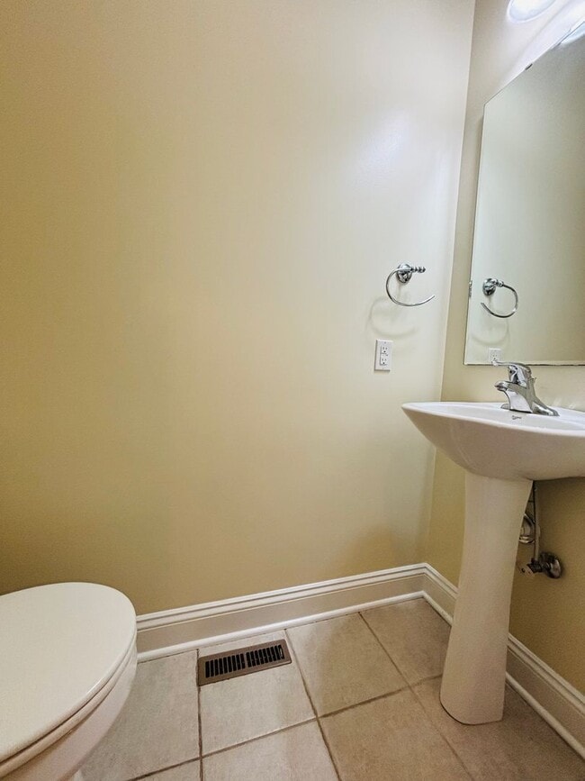 Photo - 204 Heights Ln