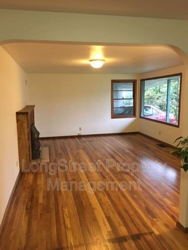 Photo - 905 NW 33rd St