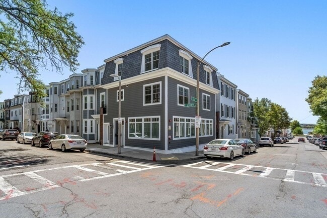Building Photo - 168 H St Unit 2