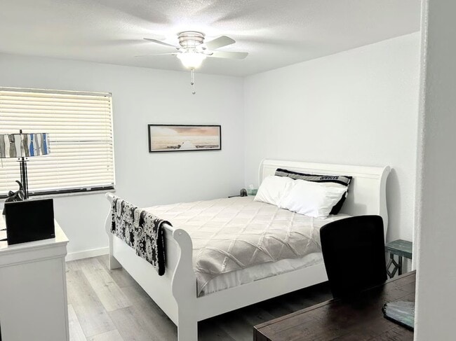 Photo - 28 Alcira Ct