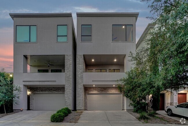 Building Photo - 1619 Wichita St Rental
