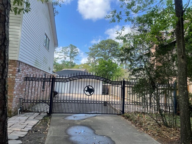 Photo - 8218 Oak Moss Dr