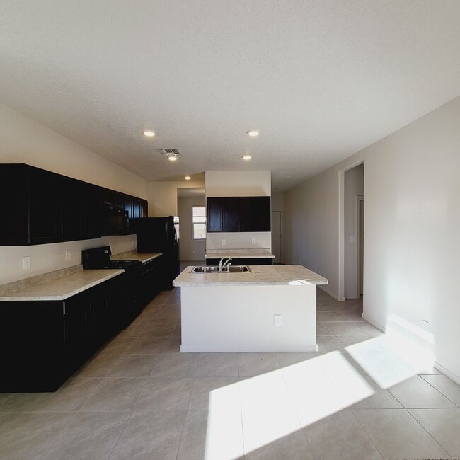 Photo - 3 bed 2 bath home in Huning Ranch Energy Efficient Home!
