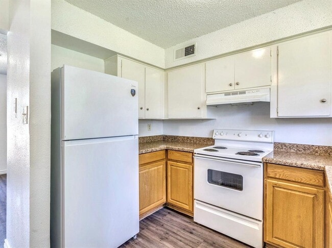 Photo - 726 Martindale Rd