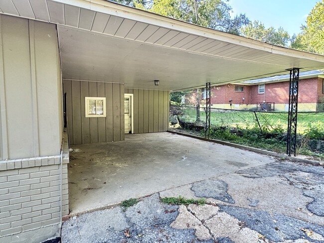 Photo - 2929 Bede Rd
