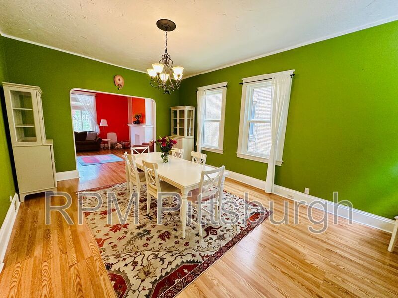 Photo - 828 Mellon St