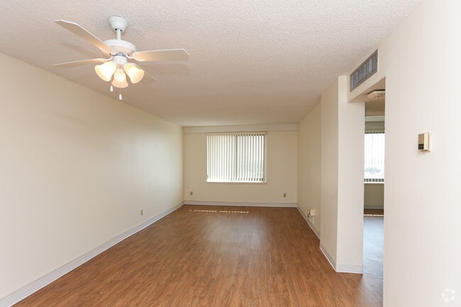 Photo - Central Manor Apartments