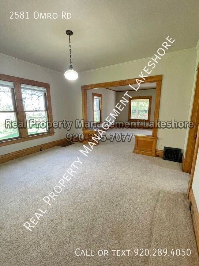 Photo - 2581 Omro Rd