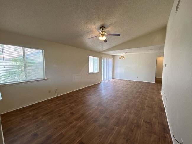 Photo - 2108 Carousel Dr