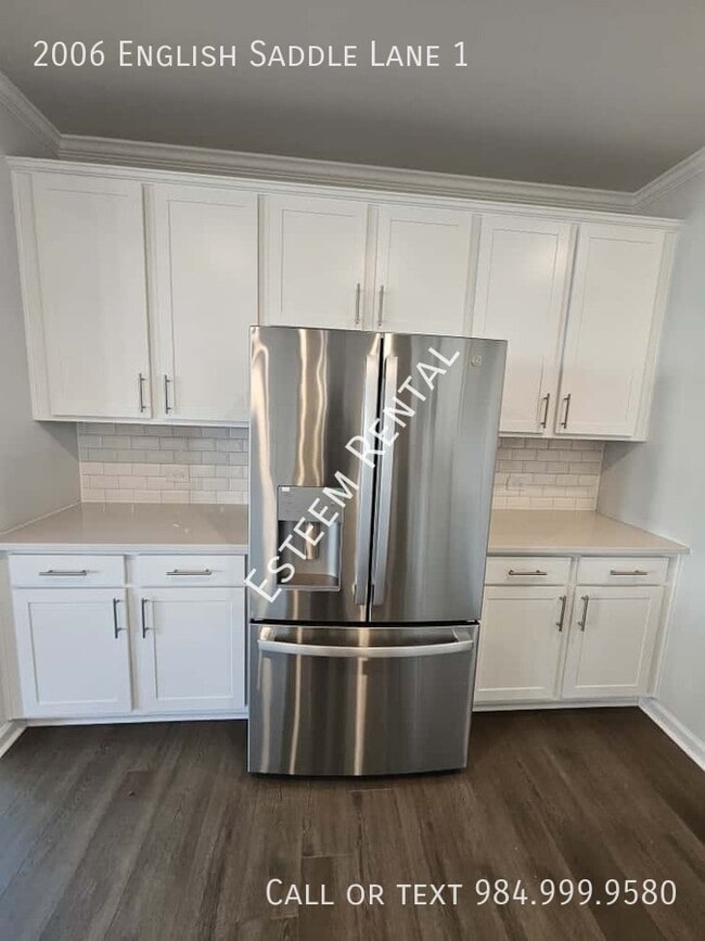 Photo - 2006 English Saddle Ln